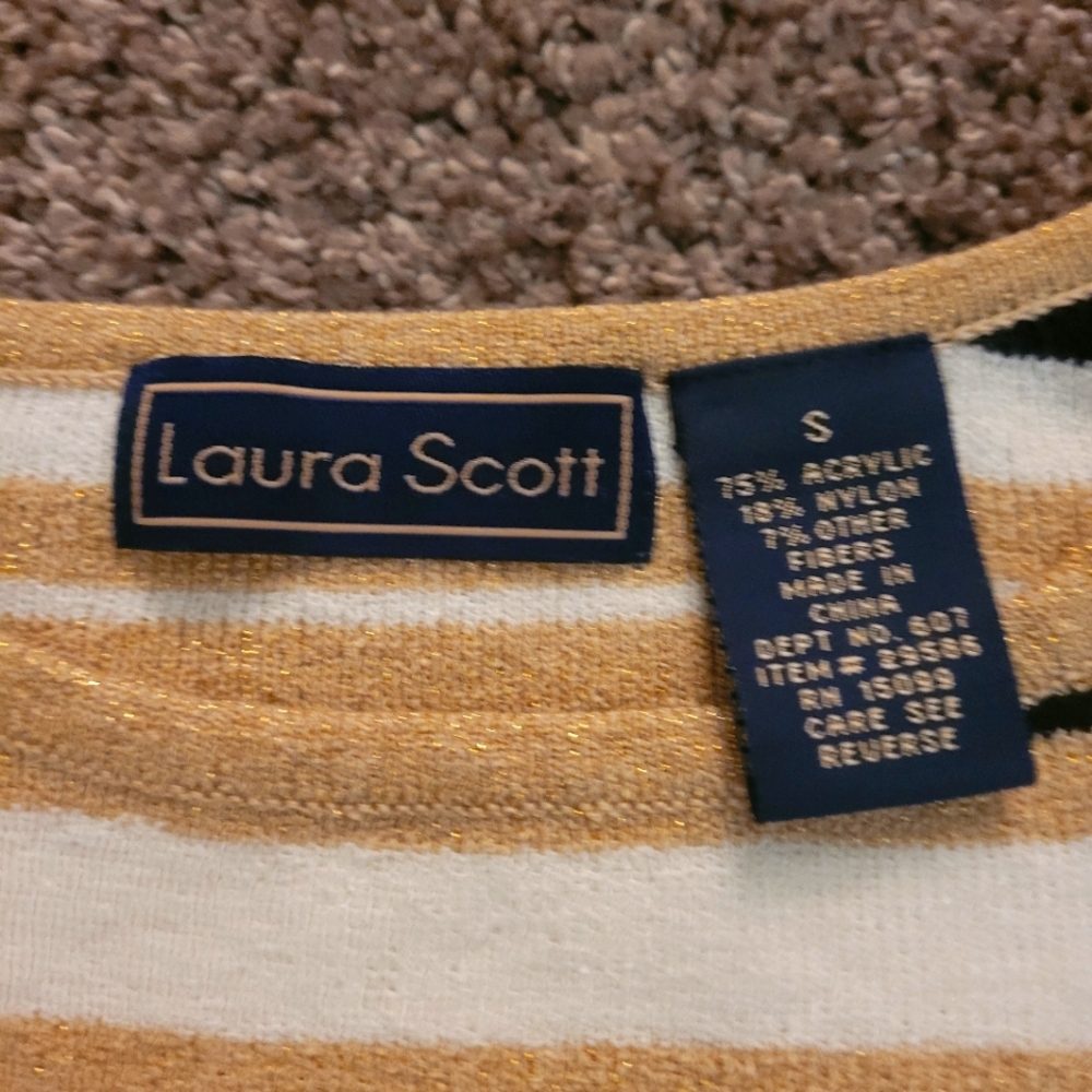 Laura Scott Cami